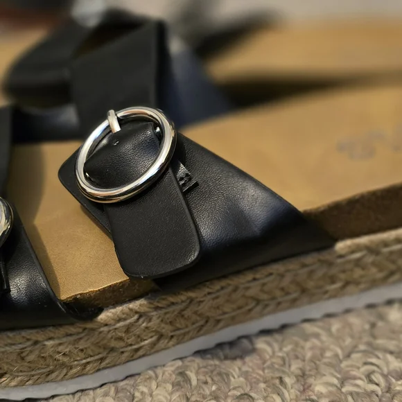 DLG Black Women's Sandals - Picture 2 of 3